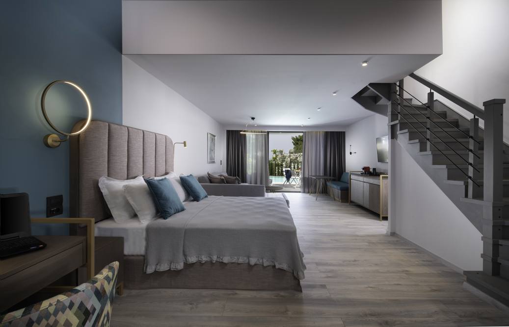 Deluxe Duplex Suite with Private Pool